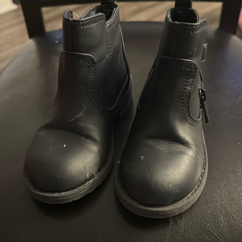 Girl boots